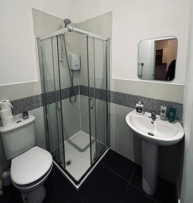 5 Star Luxury Studio Apartment, Big Smart Tv, Wifi, Liverpool City Centre, Easy Access Lock Box Entry! Екстериор снимка