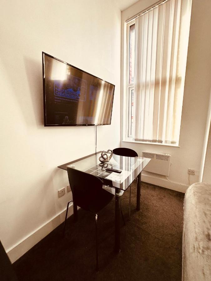 5 Star Luxury Studio Apartment, Big Smart Tv, Wifi, Liverpool City Centre, Easy Access Lock Box Entry! Екстериор снимка